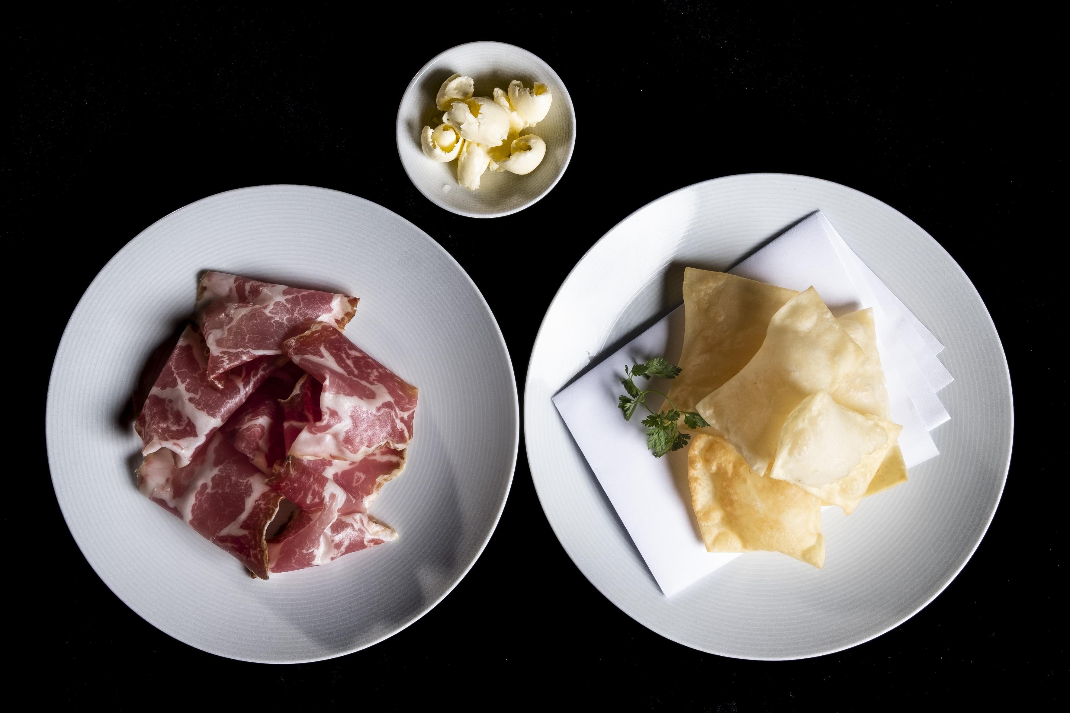 Grand Hotel Campione Campione dʼItalia Exterior foto Salami, cheese and olives