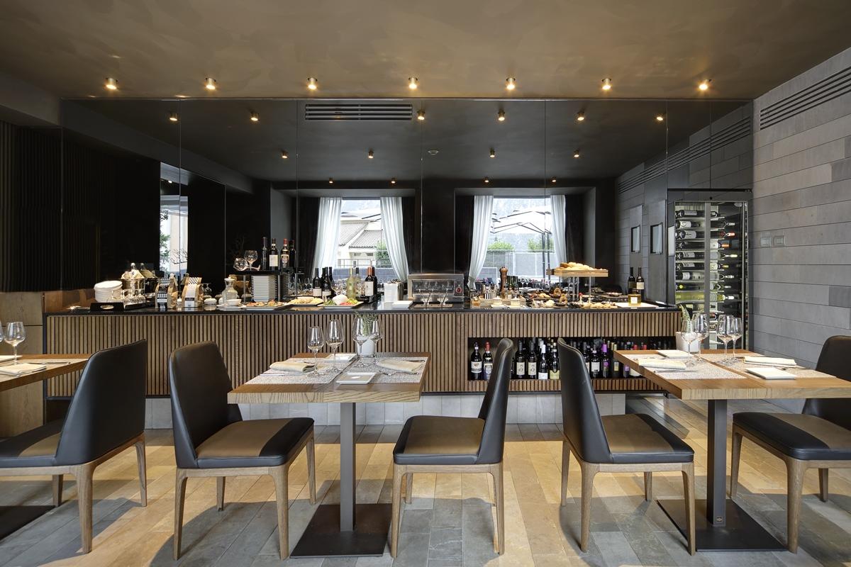 Grand Hotel Campione Campione dʼItalia Exterior foto Restaurant "Le Bistrot"